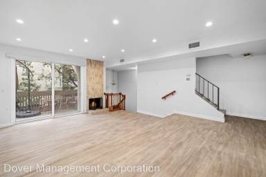 Main picture of 627 Strand St