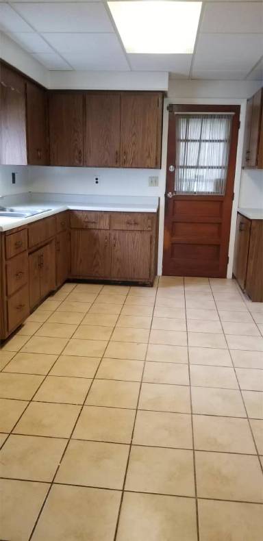 Main picture of 2675 Chestnut St