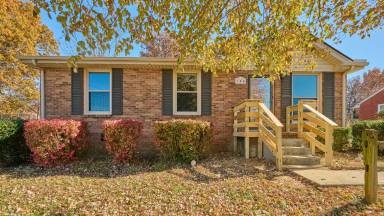 Main picture of 305 E Hillcrest Dr