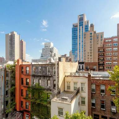 Main picture of 440 East 85th St