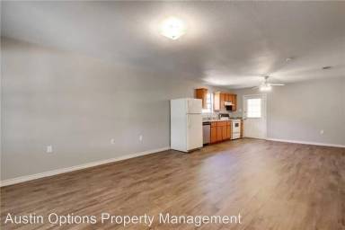 Main picture of 202 Hall St