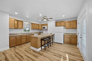 Main picture of 300 Western Ave