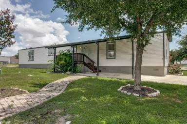 Main picture of Woodlake Estates MHP