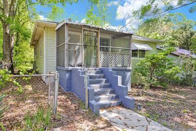 Main picture of 2815 Gurnee Ave
