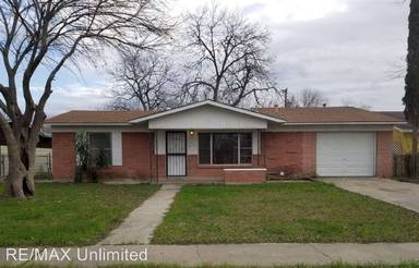 Main picture of 1870 Kendalia Ave