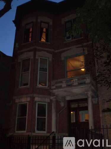 Main picture of 2230 N Bissell St