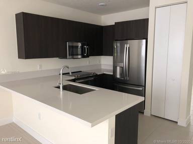 Main picture of 10229 NW 64th Ter