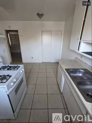 Main picture of 140 N Alessandro St