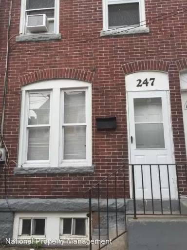Main picture of 243 Grand St