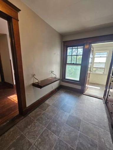 Main picture of 1603 W 10th St