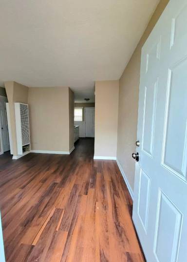 Main picture of 2537 N Park Pl