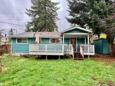 Main picture of 13002 1st Ave NE