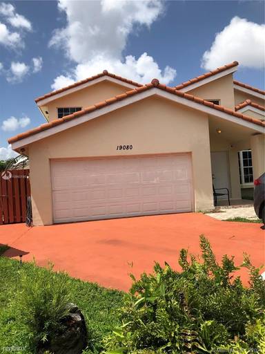 Main picture of 19080 NW 86th Ct