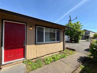 Main picture of 5917 SE 83rd Ave