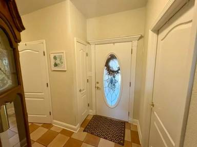 Main picture of 1729 Pine Ave