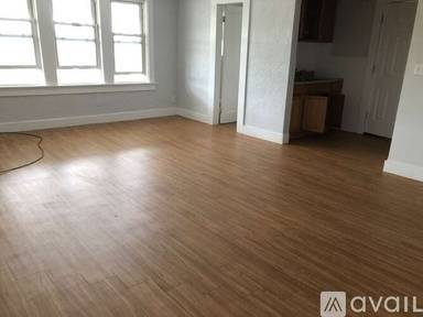 Main picture of 291 Main St