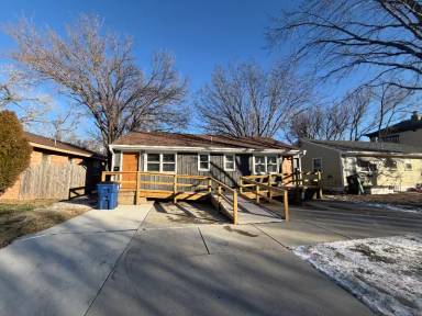 Main picture of 635 S 3rd St