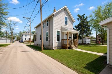 Main picture of 511 16th St NE