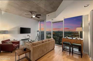 Main picture of Realm Condominiums