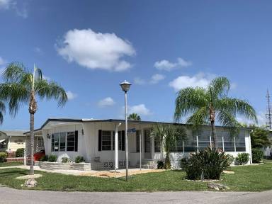 Main picture of 910 Uplands W