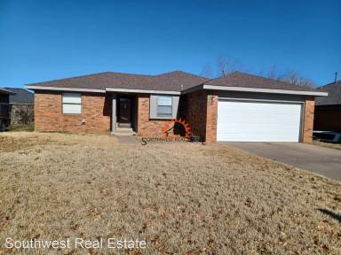 Main picture of 2204 Country Meadows Dr