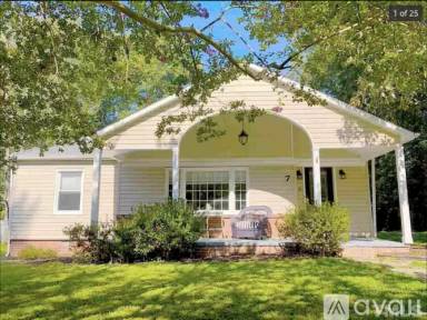 Main picture of 7 Hawthorne Dr