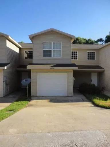 Main picture of 403 Sandy Oak Dr
