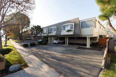 Main picture of 3655 Westwood Blvd