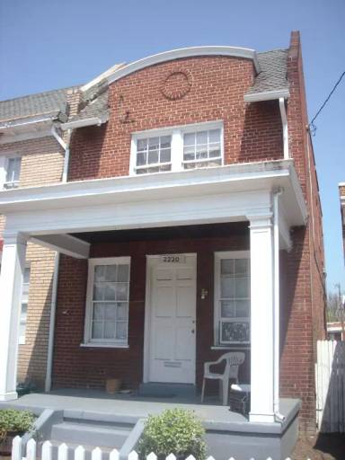 Main picture of 2220 W Main St