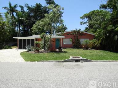 Main picture of 108 Colonia Ln W