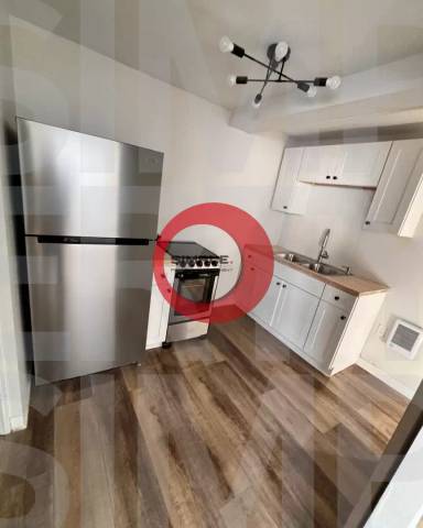 Main picture of 121 S 12th St