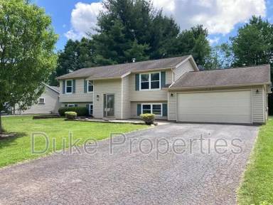 Main picture of 40 Red Leaf Dr