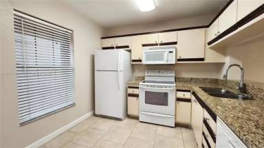 Main picture of 2562 NW 89th Dr