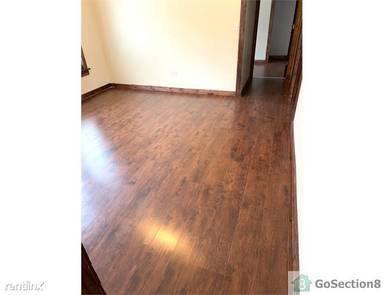 Main picture of 6243 S Artesian Ave