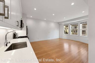 Main picture of 1740 Broadway