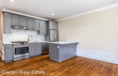 Main picture of 1427 Larkin St