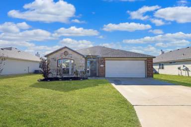Main picture of 7919 Woodbury Dr