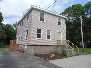Main picture of 18 1/2 Randall St