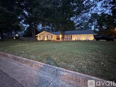 Main picture of 1550 Cordova Rd