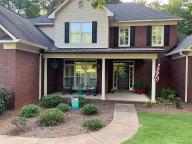 Main picture of 112 Newberry Ln