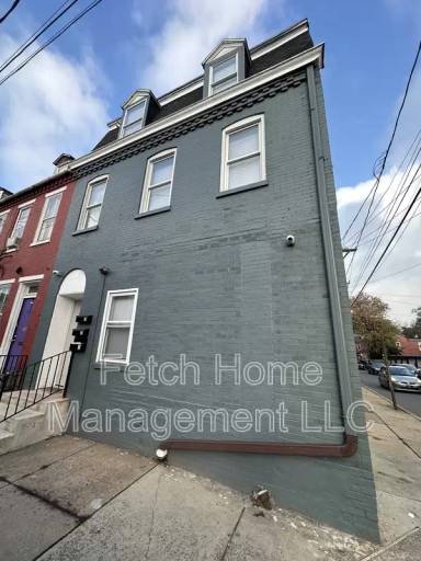 Main picture of 102 Locust St