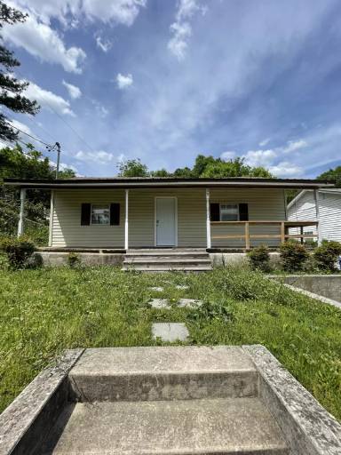 Main picture of 29 Lawn St