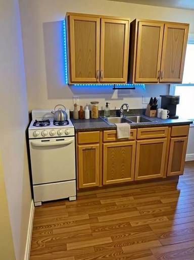 Main picture of 446 Quincy Ave