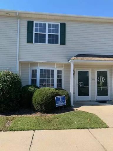 Main picture of 2335 Vineyard Dr