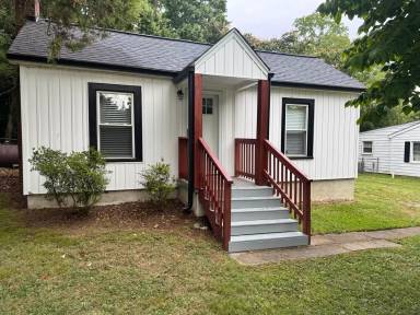 Main picture of 3013 Central Ave
