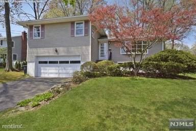 Main picture of 177 Fredrick St