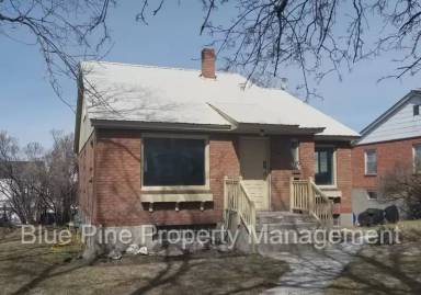 Main picture of 219 E 2nd S