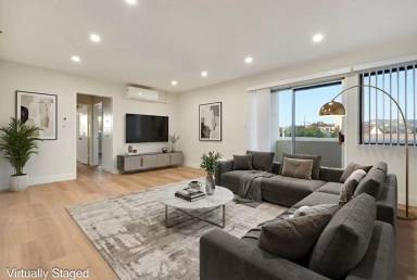 Main picture of 1477 S Canfield Ave
