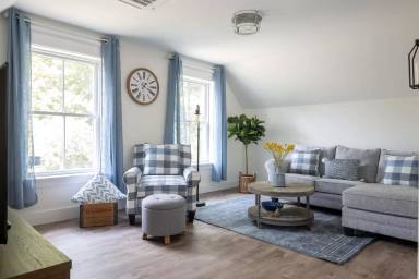 Main picture of 37 Main Rd N