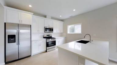 Main picture of 5131 1/2 W 21st St